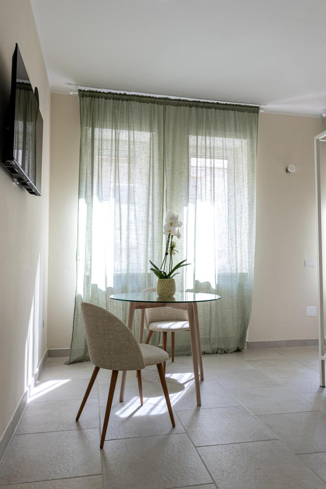 Oronti Accommodations Lecce Exteriör bild